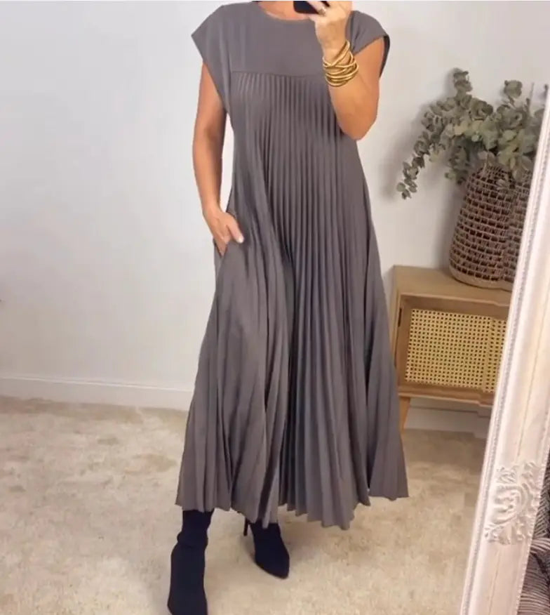 Loose Solid Color pleated dress