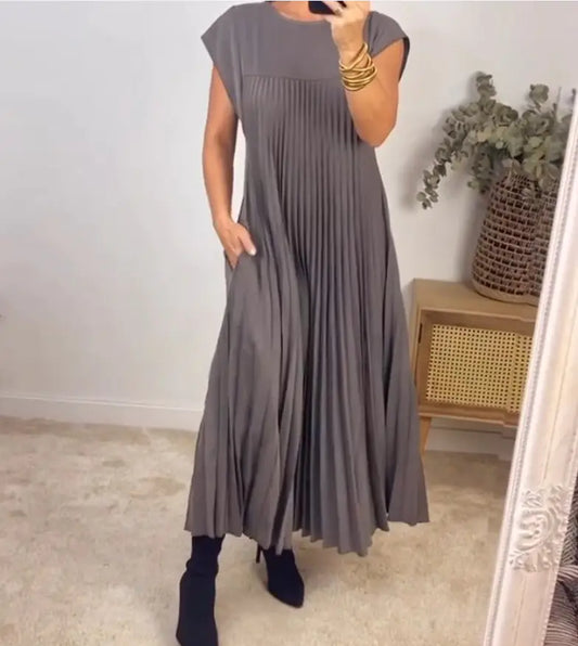 Loose Solid Color pleated dress